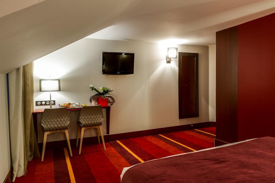 Hotel Le Chateaubriant Exterior photo